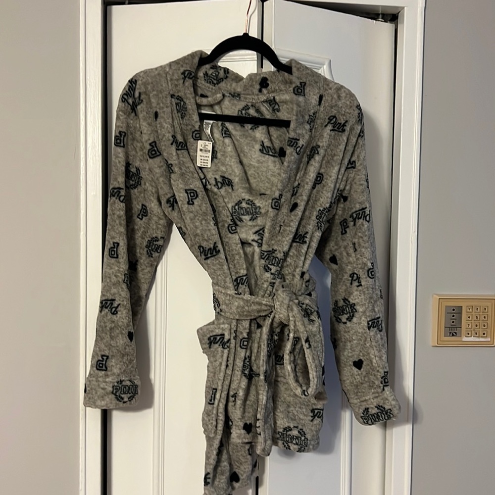 Brand New Pink Printed Black and Gray Bathrobe Size XS